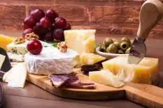 Cómo hacer una tabla de quesos perfecta