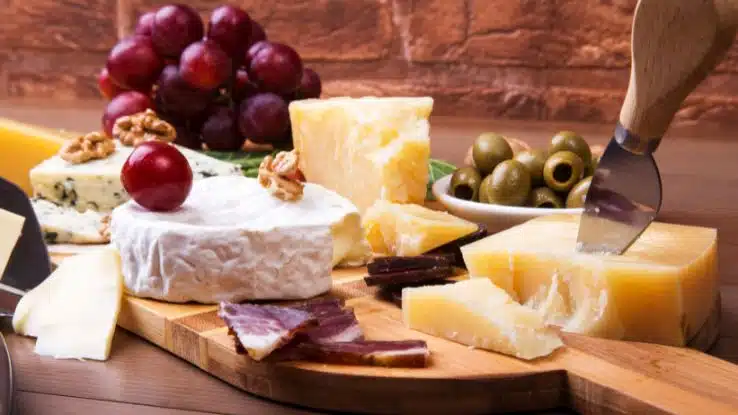 Cómo hacer una tabla de quesos perfecta