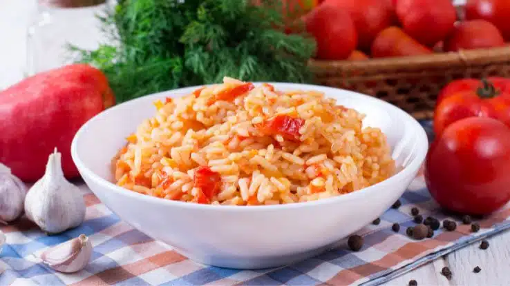Arroz pilaf con tomate