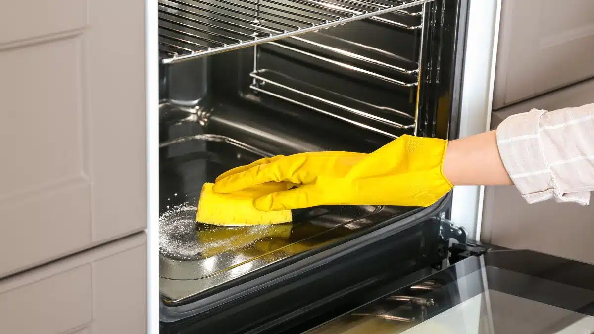 Limpiar el horno sin mucho esfuerzo