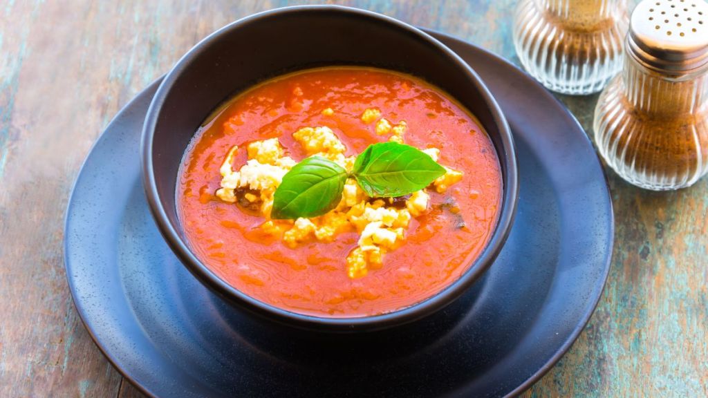 Recetas fáciles para cenas. Sopa de tomates