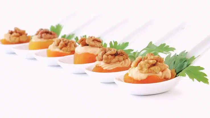 albaricoques secos rellenos de queso de cabra y nueces