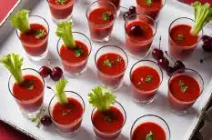 Gazpacho de morrón y cerezas